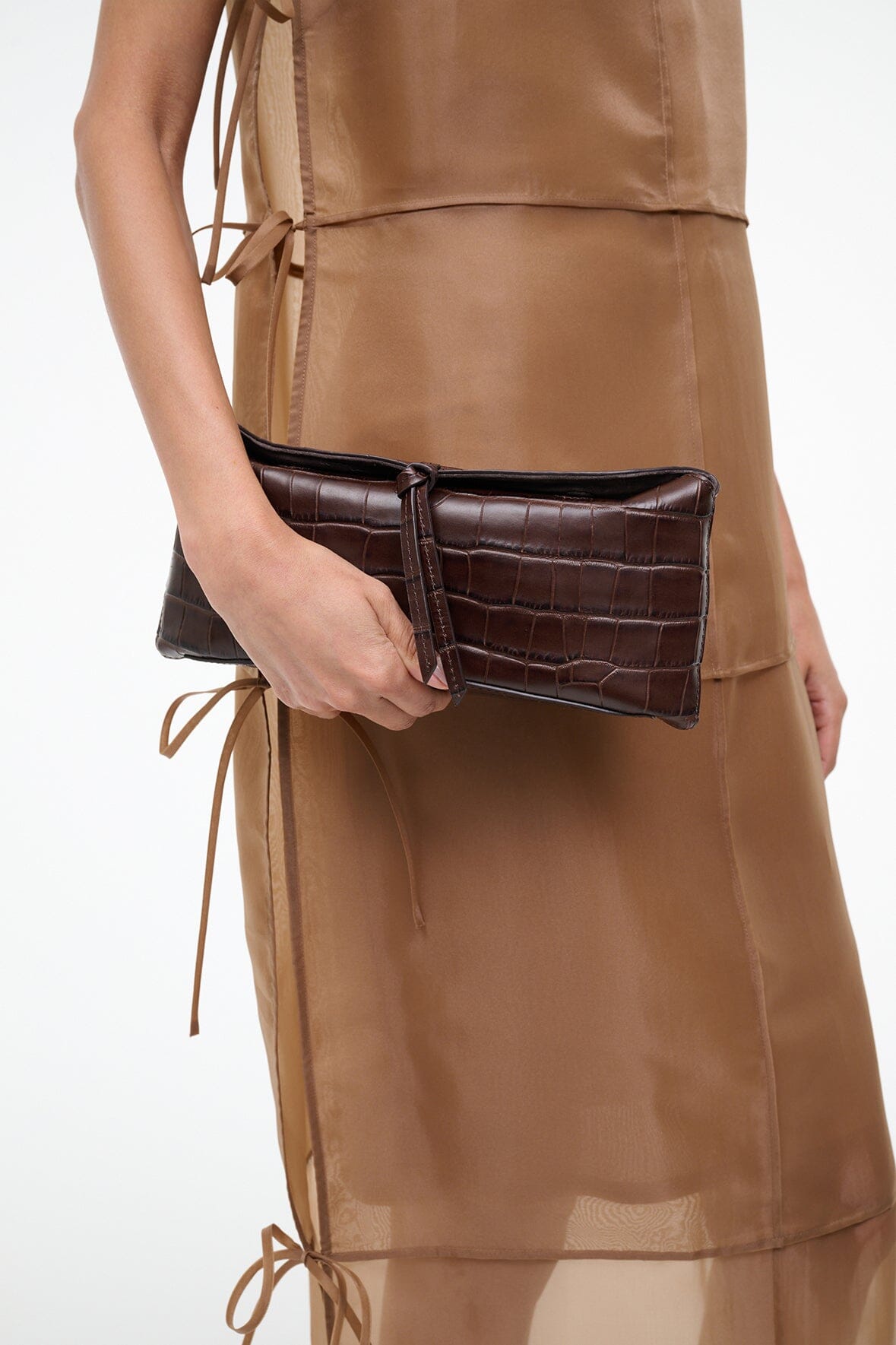 STAUD | Eve Clutch Espresso Croco